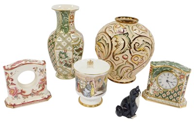Lot 474 - A group of ceramics, comprising a Masons...