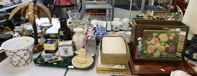 Lot 2208 - A musical vanity case (boxed), a cased...