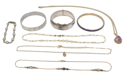 Lot 576 - Silver and other costume jewellery, comprising...