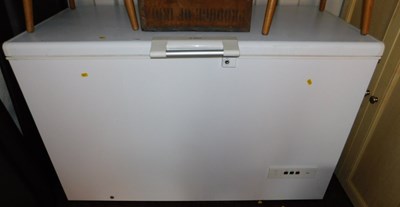 Lot 1094 - A Bosch chest freezer.