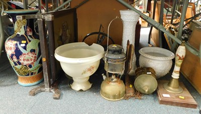 Lot 2189 - Miscellaneous items, to include ceramics,...