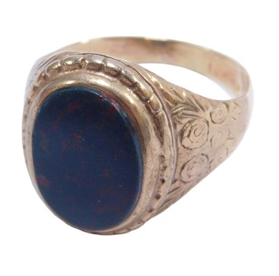 Lot 395b - A gentleman's signet ring, set with an oval...