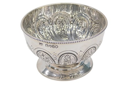 Lot 156 - A Victorian pedestal bowl, with beaded border...