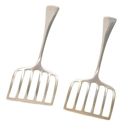 Lot 173 - A pair of Edward VII silver fiddle pattern...