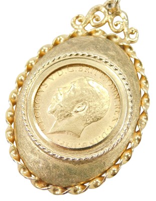 Lot 298 - A George V half sovereign pendant, the half...