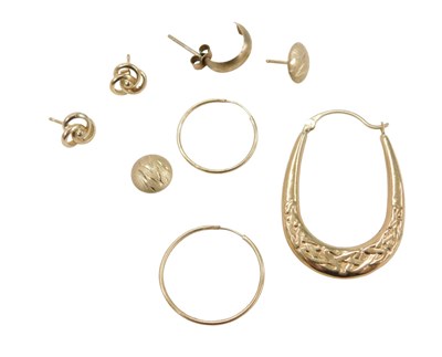 Lot 282 - A group of scrap 9ct gold and other earrings,...