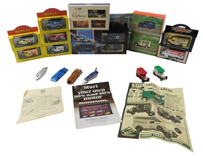 Lot 351 - A group of diecast model cars, comprising five...