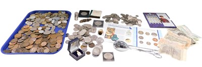 Lot 638 - A group of mixed coinage, to include pennies,...