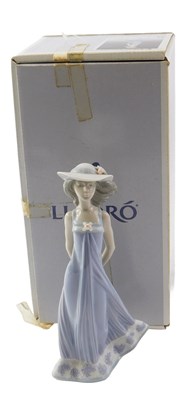 Lot 679 - A Lladro Parisian porcelain figure, model 5644,...