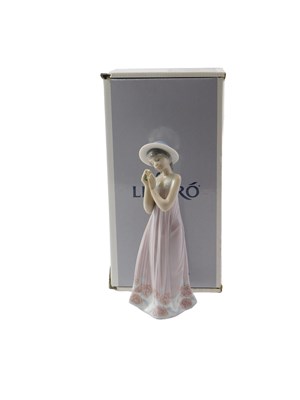 Lot 700 - A Lladro porcelain figure of Cindy, number...