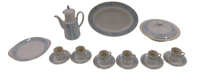 Lot 504 - A Royal Doulton Hampton Court pattern part...