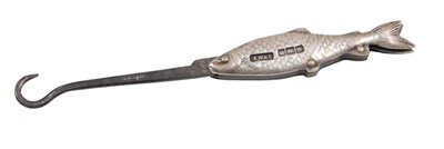 Lot 574 - An Edward VII novelty silver cased fish shaped...