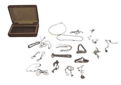 Lot 453 - A group of silver and other jewellery,...