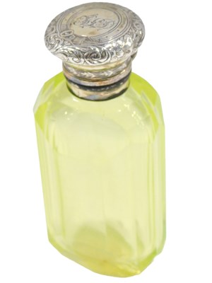 Lot 540 - A Victorian uranium glass scent bottle, with a...