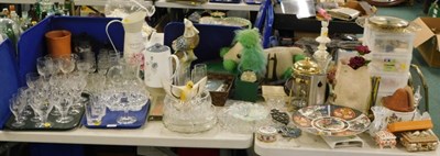 Lot 2094 - Ceramics, houseware, glassware, etc., to...