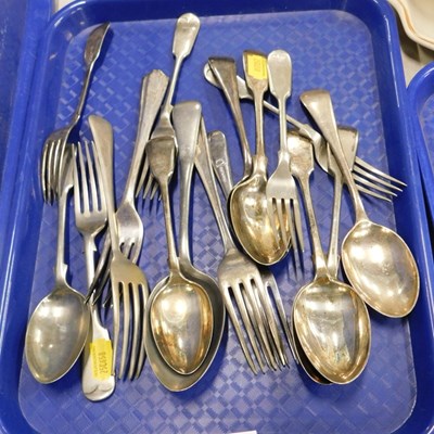 Lot 2118 - A quantity of stainless steel spoons and forks....