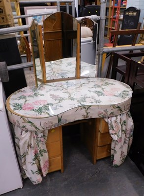 Lot 1515 - A mirror back kidney shaped dressing table,...