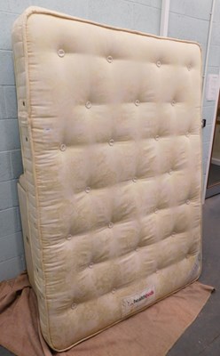 Lot 1521 - A Health Beds Emerald 800 small double...