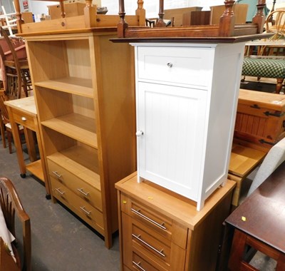Lot 1553 - A group of furniture, comprising an oak veneer...