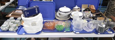 Lot 2215 - Houseware, glassware and metalware, to include...