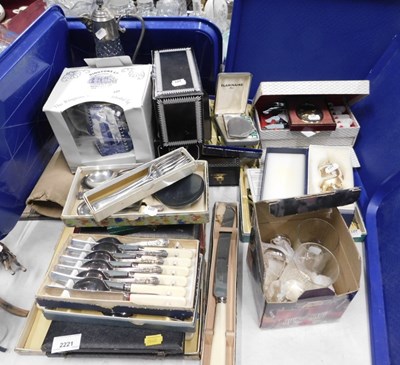 Lot 2221 - Cased and boxed flatware, to include spoons,...