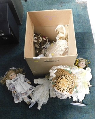 Lot 2225 - Victorian and Edwardian style dolls, various...