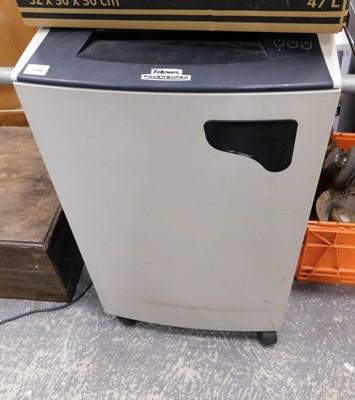 Lot 1590 - A Fellowes Power Shred office shredder. Note:...