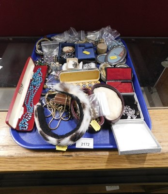 Lot 2172 - Assorted costume jewellery, comprising...