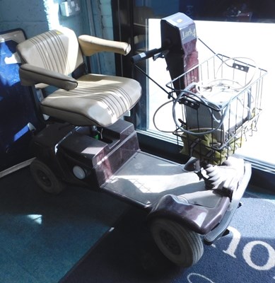 Lot 1659 - A Lark 4 Ortho Kinetics mobility scooter,...