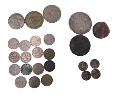 Lot 977A - A quantity of silver and other coins, to...