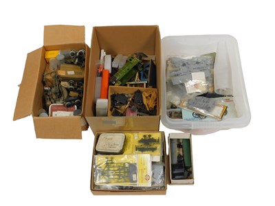 Lot 585A - O gauge and OO gauge accessories, including...