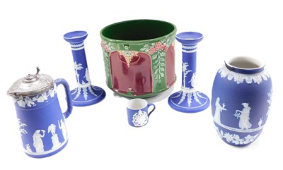 Lot 974 - 20thC ceramics, including pair of Wedgwood...