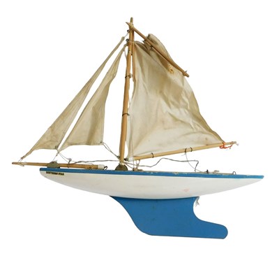 Lot 717 - A Star Yachts wooden pond yacht Southern Star.