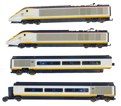 Lot 727 - A Hornby OO gauge Class 373 Eurostar four car...