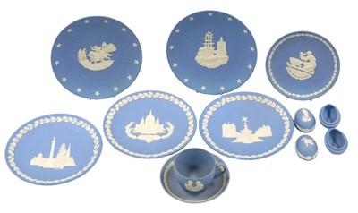 Lot 59 - A group of Wedgwood jasperware, including...