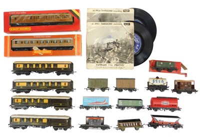 Lot 745 - Tri-ang and Hornby Railways OO gauge rolling...
