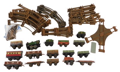 Lot 826 - Hornby O gauge tinplate rolling stock,...