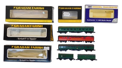 Lot 822 - Dapol and Graham Farish N gauge rolling...