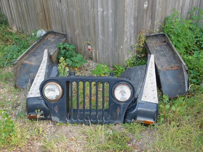 Lot 13 - Mahindra body parts including wheel arches and...