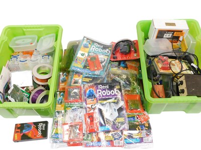 Lot 856 - Various model railway accessories, including...
