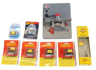 Lot 643 - HO/OO gauge accessories, including a Proses TC-...