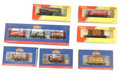 Lot 644 - Hornby and Bachmann OO gauge rolling...