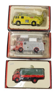 Lot 902 - Corgi 999 diecast, comprising CC13005 Dennis...
