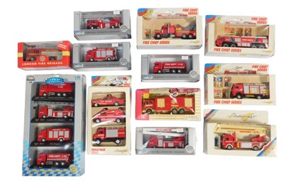 Lot 906 - Diecast, including fire engines, collectors...