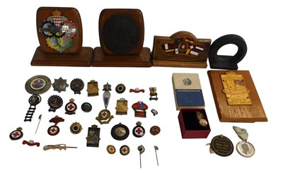 Lot 86 - Racing plaques and badges, including Royal...