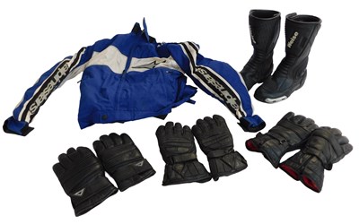 Lot 114 - A pair of Weise motorcycle boots size 8, an...