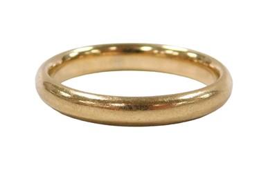 Lot 436 - A 9ct gold wedding band, size O, 2.9g.
