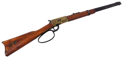 Lot 460 - A replica Model 92 Winchester Carbine, as used...