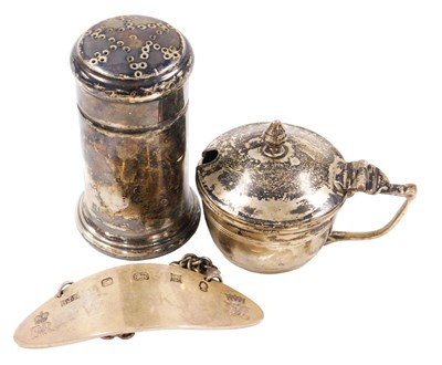 Lot 114 - A George V silver pepperette, of pillar box...