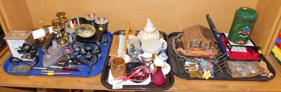 Lot 2042 - General household effects, to include a Goebel...